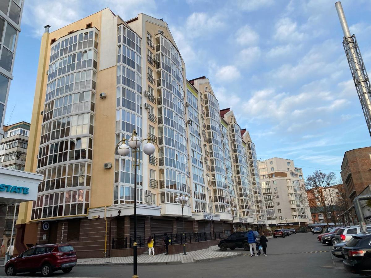 Світлі Апартаменти В Самому Центрі Біля Корпусного Парку - Мережа Helen Poltava Eksteriør bilde